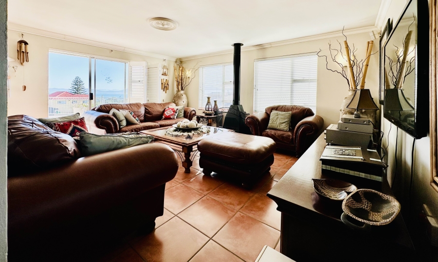 3 Bedroom Property for Sale in De Kelders Western Cape